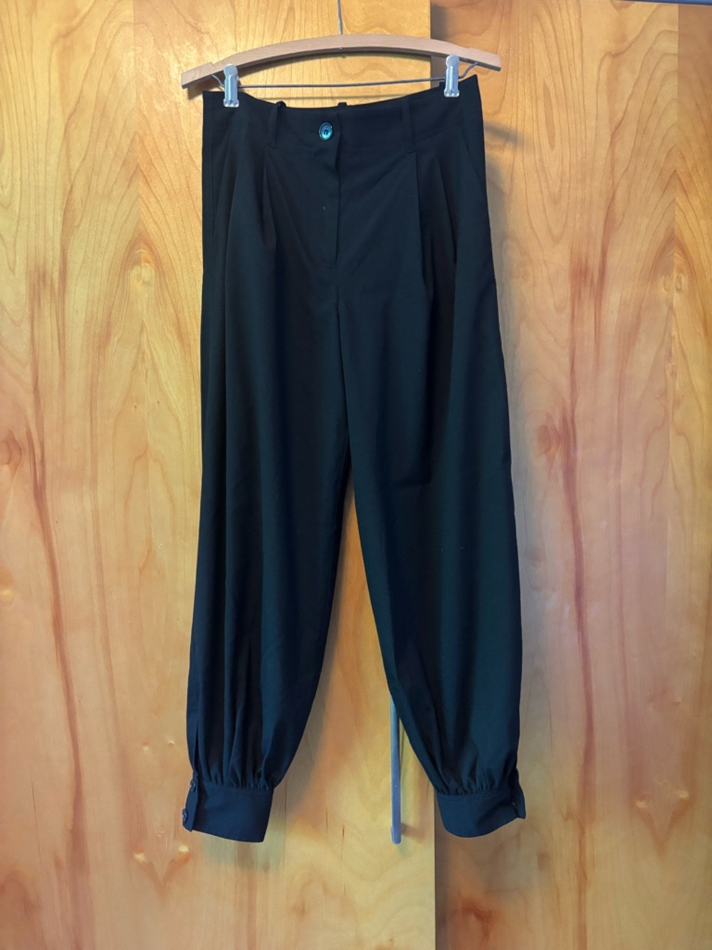 H&M Black Balloon Legs Pants with Button-Cuff Bottoms - Picture 2 of 9